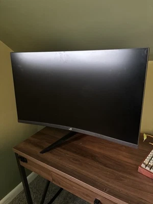 Monitor curvo para juegos ASUS ROG Strix XG32VQ de 31,5 pulgadas con pantalla ancha LED Foto 1 de 4