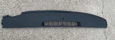 07-14 Escalade Sierra OEM Parabrisas Descongelación Tablero Ventilación Capucha Panel (Negro Ébano) Foto 1 de 4