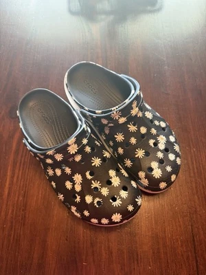 Crocs Womens 11 Classic Comfort Platform Clogs Shoes Black and White Floral - Image 1 of 4