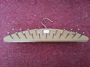 Woodlore Cedar Wood 24 Peg Tie Hanger - Picture 1 of 3