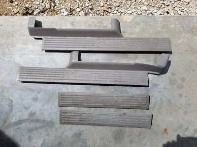 2006 Cadillac Escalade Door Sills / Scuff Plates Set Of 4 OEM 03-06 Pewter Gray Foto 1 de 3