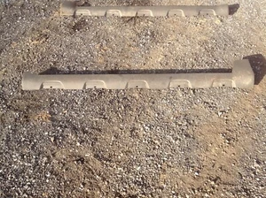 2005 VUE RIGHT PASSENGER ROCKER PANEL SIDE MOULDING CLADDING DARK GRAY TEXTURED - Picture 1 of 4