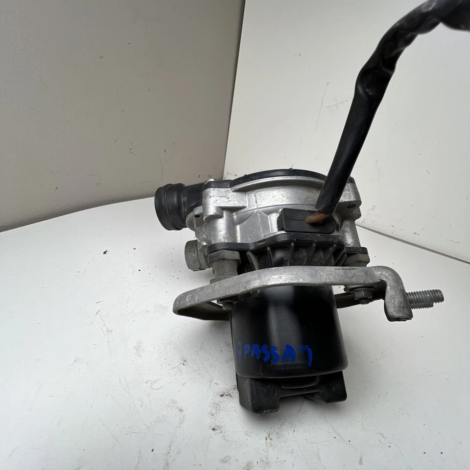 Volkswagen Passat 2017 bomba de inyección de aire secundaria 04E959231 OEM Foto 1 de 4