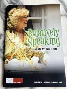Theaterprogramm Bühne "Relativ gesprochen" Ayckbourn Liza Goddard 2023 - Bild 1 von 2