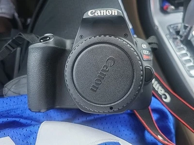 Cámara digital Canon EOS Rebel SL2 24,2 mega píxeles - negra (solo cuerpo) más algunas lentes  Foto 1 de 4