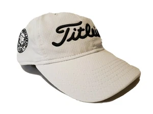 Sombrero de golf Titleist Buffalo Tournament Club con clip trasero blanco limpio usado en excelente estado - Imagen 1 de 10