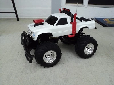 Radio Rock Runner Car Crusher RC Electric RTR 1996 RARE  - Image 1 of 4