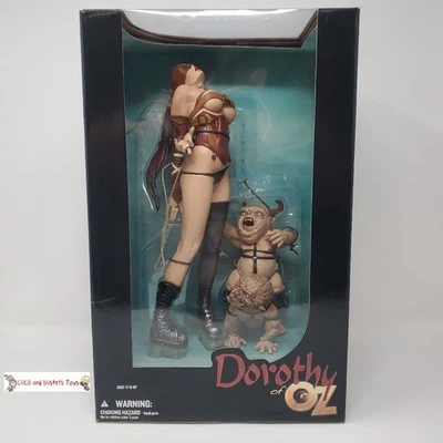 Figura exclusiva McFarlane's Monsters Twisted Land of Oz DOROTHY Collectors Club Foto 1 de 4