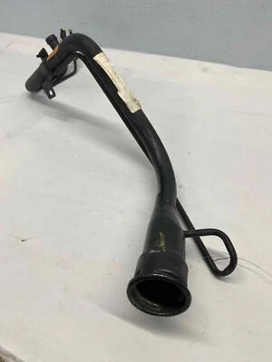 Fuel Filler Neck DODGE AVENGER 08 -14 OEM 68089756AA Foto 1 de 4