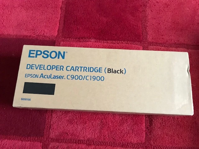 Cartucho de tóner láser negro genuino Epson C900 S050100 Foto 1 de 1