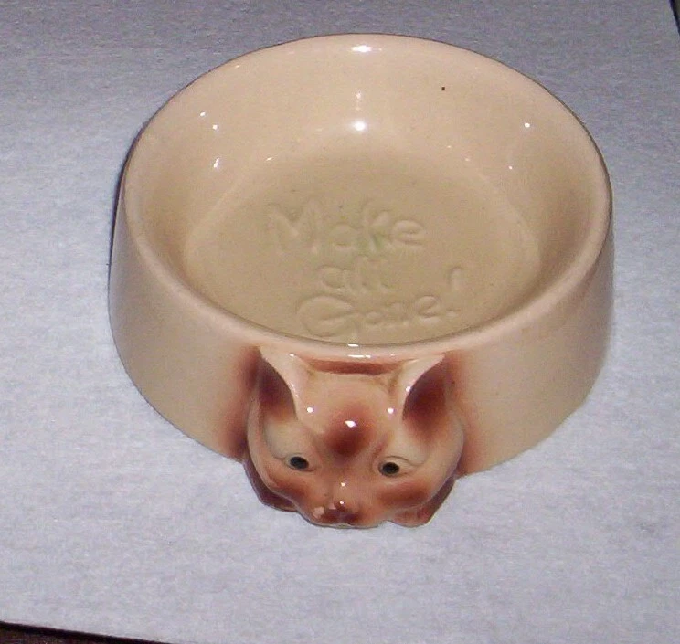 Prato de comida vintage McCoy para animais de estimação "Make All Gone" - Imagem 1 de 1