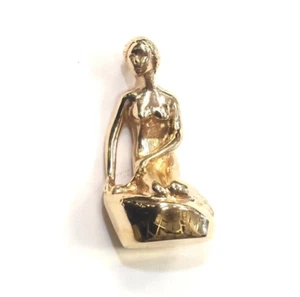 Colgante de oro amarillo de 14k 3D dama desnuda dije sólido 8,6 g figura vintage mujer - Imagen 1 de 9