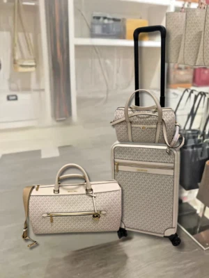 Michael Kors Travel LT Crema Multi SM Trolley, Lona y Bolso Combo Set Foto 1 de 4