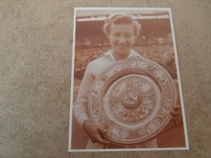 MAUREEN CONNOLLY, VINTAGE 80s TRADING CARD (NOT ROOKIE BUT COLLECTOR CARD)