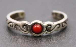 Silpada? Sterling Silver Red Coral Toe Ring Size 7.5 / 1.3g - Picture 1 of 7