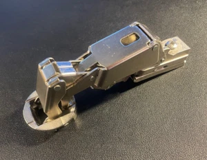 GRASS 4903-01 Clip-On Hinge – FULL Overlay – 170° Opening – NEW CONDITION - Picture 1 of 17