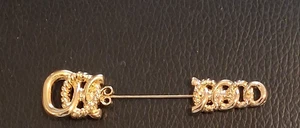 VINTAGE 2 3/4" GOLDFARBENE GLENTEX KNOTEN/SEIL STICK ANSTECKNADEL - Bild 1 von 3