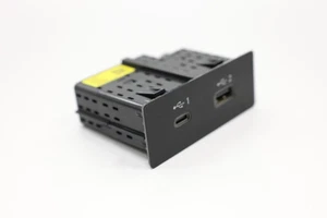Nissan Titan 2020-2024 tablero bandeja inferior almacenamiento doble toma de corriente USB OEM - Imagen 1 de 10