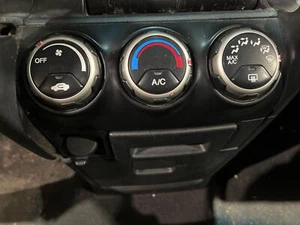 2002 - 2006 Honda CRV Manual Temperature Control Panel HAC - Picture 1 of 3