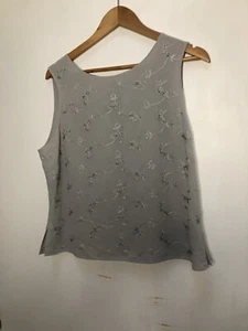 Size 16 Debenhams grey flower embroidered top with beading - Picture 1 of 6