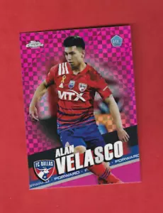Topps Chrome MLS 2022 Pink Refractor Alan Velasco RC carte n°94 - Bild 1 von 2