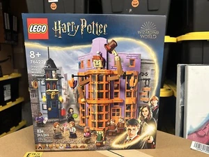 LEGO Harry Potter: Diagon Alley: Weasleys' Wizard Wheezes (76422) - Picture 1 of 4