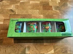 Neu im Karton 2013 Teenage Mutant Ninja Turtles Glaswaren Set 4 Schnapsgläser je 1,5 Unzen - Bild 1 von 1
