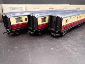 Rastrillo de tres vagones de pasajeros Hornby calibre OO BR ex LNER (L976) - Imagen 1 de 24