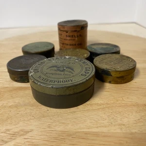 Menge 7 Vintage Antik US Army UMC Hicks Primer & Percussion Cap Dosen LEER - Bild 1 von 10