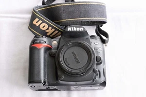 Nikon D7000 16.2MP Digital SLR Camera (Body Only) - Picture 1 of 11