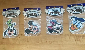 Neu Vintage Disney World Treasures 4 Patches Mickey Minnie Donald Goofy 25+ Alt - Bild 1 von 4