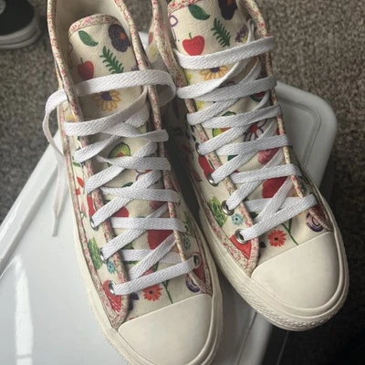 Converse Chuck Taylor All Star High Festival Smoothie Fruits Flowers  Womens 7 - Image 1 of 4