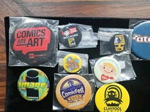 Lote de 9 prendedores de cómics SDCC Comic Con 2012 San Diego Día Halloween Fest 2013 mixtos - Imagen 1 de 7