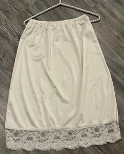 VTG 90’s Vassarette Women’s Beige Elastic Waist Wide Laced Hem Nylon Half Slip M - Picture 1 of 12