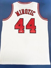 Nikola Mirotic Signed Bulls Jersey