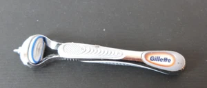 * Gillette SkinGuard Sensitive Rasierer Nassrasierer NEU - Bild 1 von 2