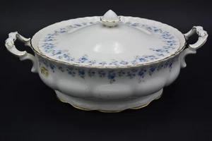 Royal Albert Bone China England-Memory Lane-Blue Flowers-Round Covered Vegetable - Picture 1 of 16