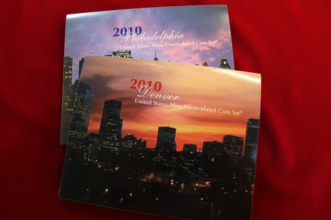 2010 UNITED STATES MINT UNCIRCULATED COIN SET , 28 UNCIRCULATED COINS Cover