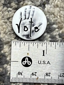 Rock Legend Poem Patti Smith VOTE Pin (L) - Picture 1 of 2