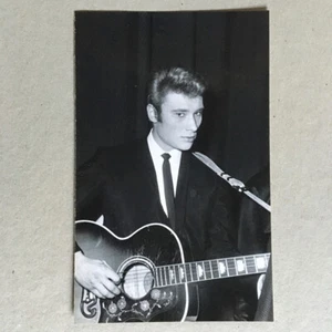 Johnny Hallyday — tirage argentique — 15 x 24 cm. - Picture 1 of 2