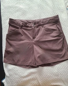 Patagonia Quandary Stretch All-Way Shorts Damengröße 8 braun 5" Schrittlänge neu ohne Etikett - Bild 1 von 3