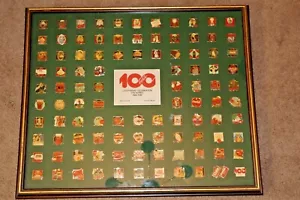 Vintage gerahmt Coca-Cola 100th Anniversary 101 Pin Abzeichen Set limitierte Auflage - Bild 1 von 11