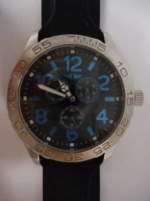 Reloj Invicta Calendario Cuarzo con Números Azules Banda Silicona - BATERÍA NUEVA Foto 1 de 4