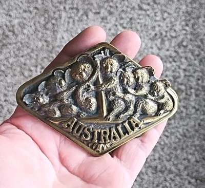 Hebilla de cinturón de latón Koala Bears de colección Australia Aros Company 4 1/8" de largo Foto 1 de 4