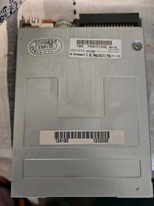 Samsung SFD-321B Rev. M2 FBM2 3.5" 1.44Mb Internal Floppy Drive HP PAVILION 700 - Picture 1 of 5