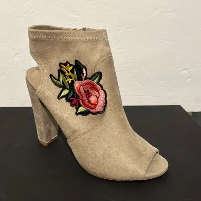 Delicious Mujer Talla 8 Botín Abierto Peep Toe Botín Tostado Bordado Flor N Foto 1 de 4