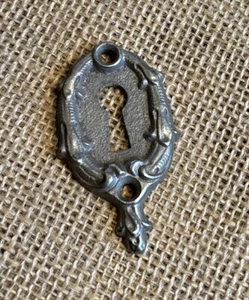 Antique Vintage Russel & Erwin Nickel Plated Brass Key Hole Escutcheon - Picture 1 of 5