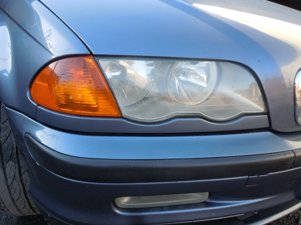 2001 01 BMW 330i Sedan Halogen Headlight Passenger Right RH OEM - Image 1 of 1