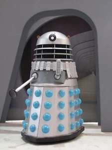 Dr Who klassische Dalek-Figur The Chase silber/blau 5,5" BBC 1. 1965 1963 Doktor - Bild 1 von 5
