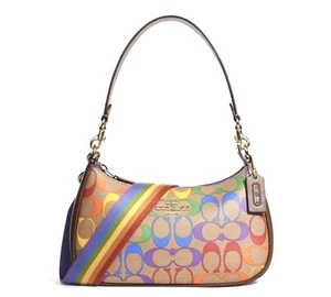 ☂️🍄Coach Teri Schultertasche in Rainbow Signature Canvas Gold/Khaki Multi CA176 - Bild 1 von 7